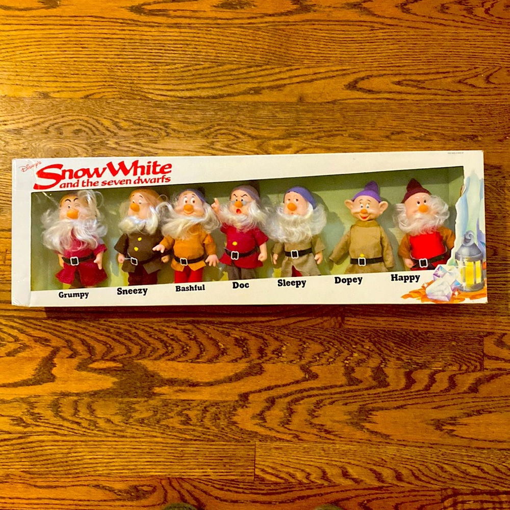 Disney Vintage Antique Seven Dwarf Set in Original packaging.